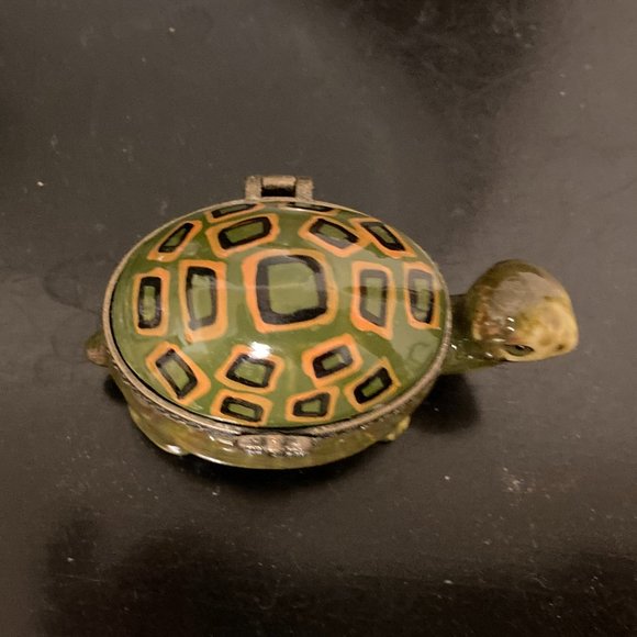Little Turtle Trinket - Picture 3 of 6